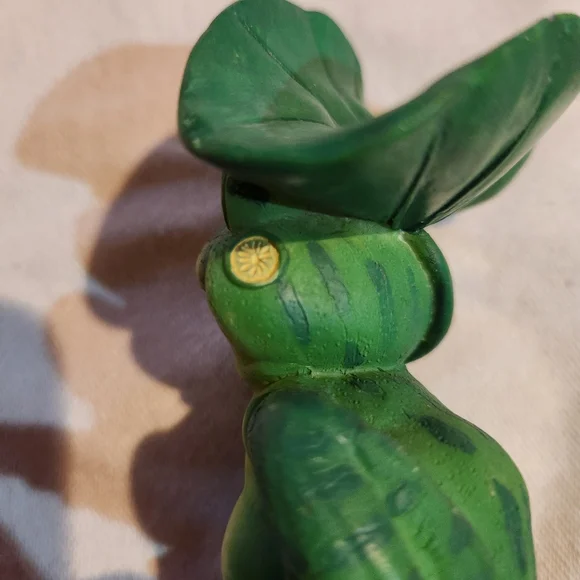 Frog Figurine with Lily Pad Vintage Garden Decor - Picture 6 of 8